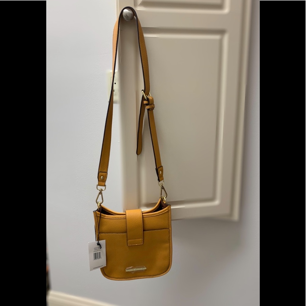 Steve Madden Womens Purse Mustard Crossbody  NWT